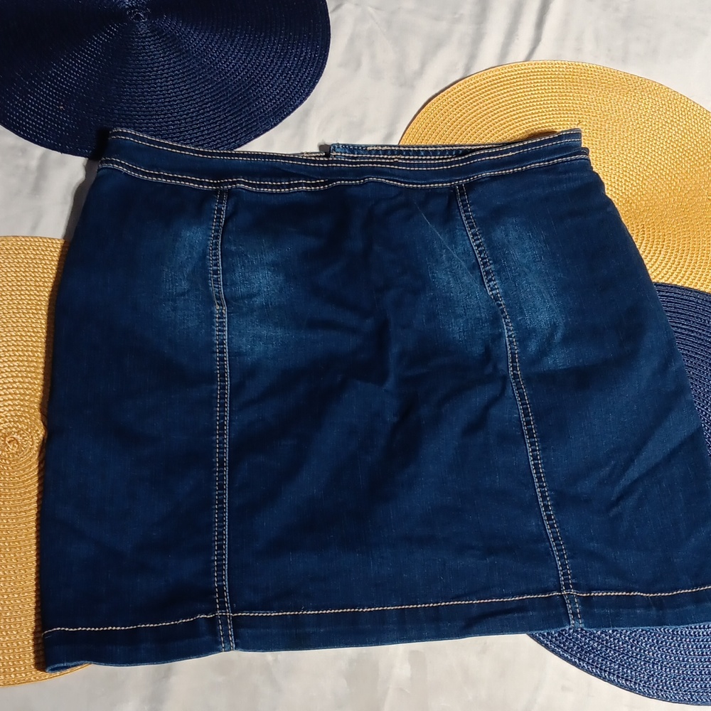EUC INC denim embroidered skirt - Picture 4 of 9